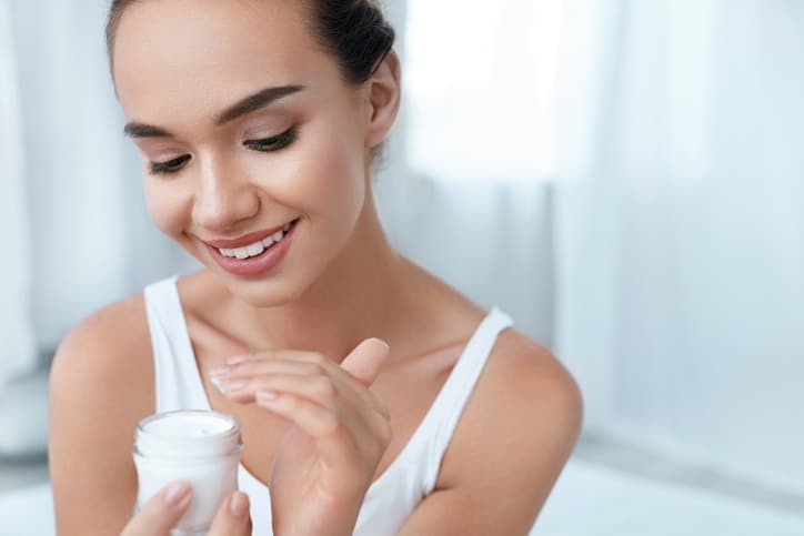 4 Face Washing Tips for Oily Skin - SHOPPE.LK