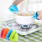 Heat-Resistant Silicone Oven Glove for Safe and Easy Cooking - SHOPPE.LK